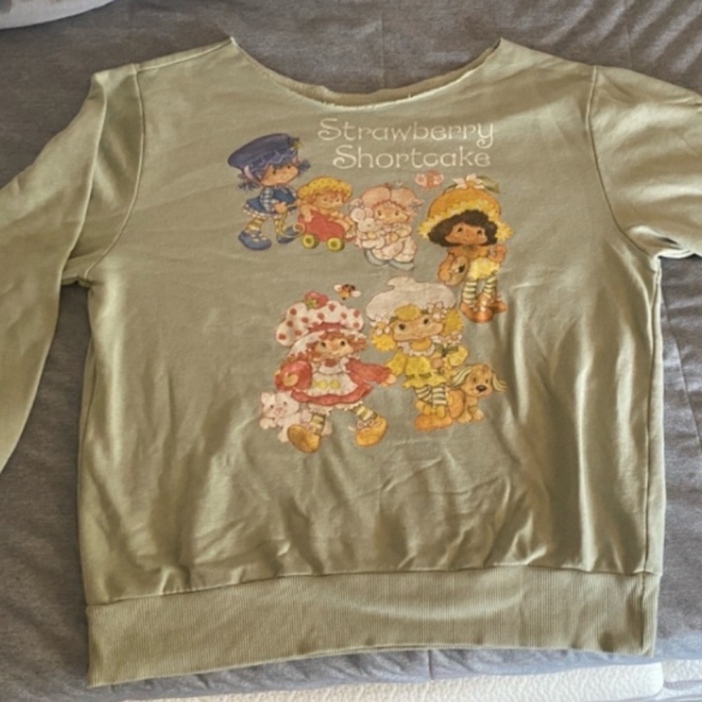 Rare Strawberry Shortcake Graphic Cut-Off Neckline Sw… - Gem